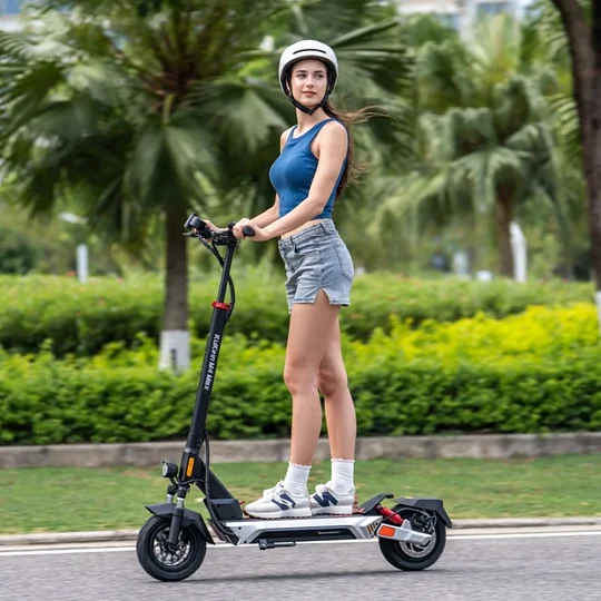 Electric scooter KuKirin M4 Max, 800 W, 48 V, 18.2 Ah, Speed 45 km/h, Range 64 km