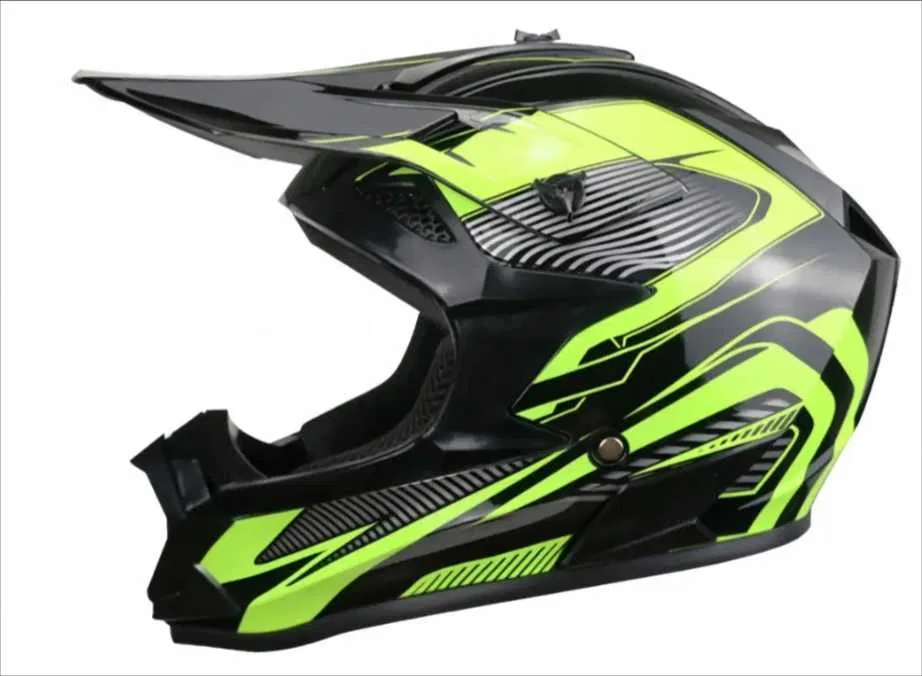 Кросови каски + подарък очила за мотор, тротинетка, скутер Колело